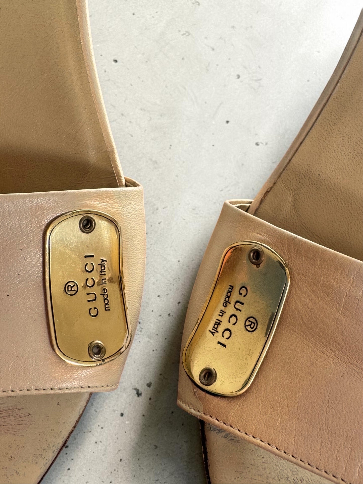 vintage gucci by tom ford beige kitten heels
