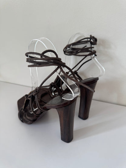 *rare* gucci f/w 2002 mother of pearl heels