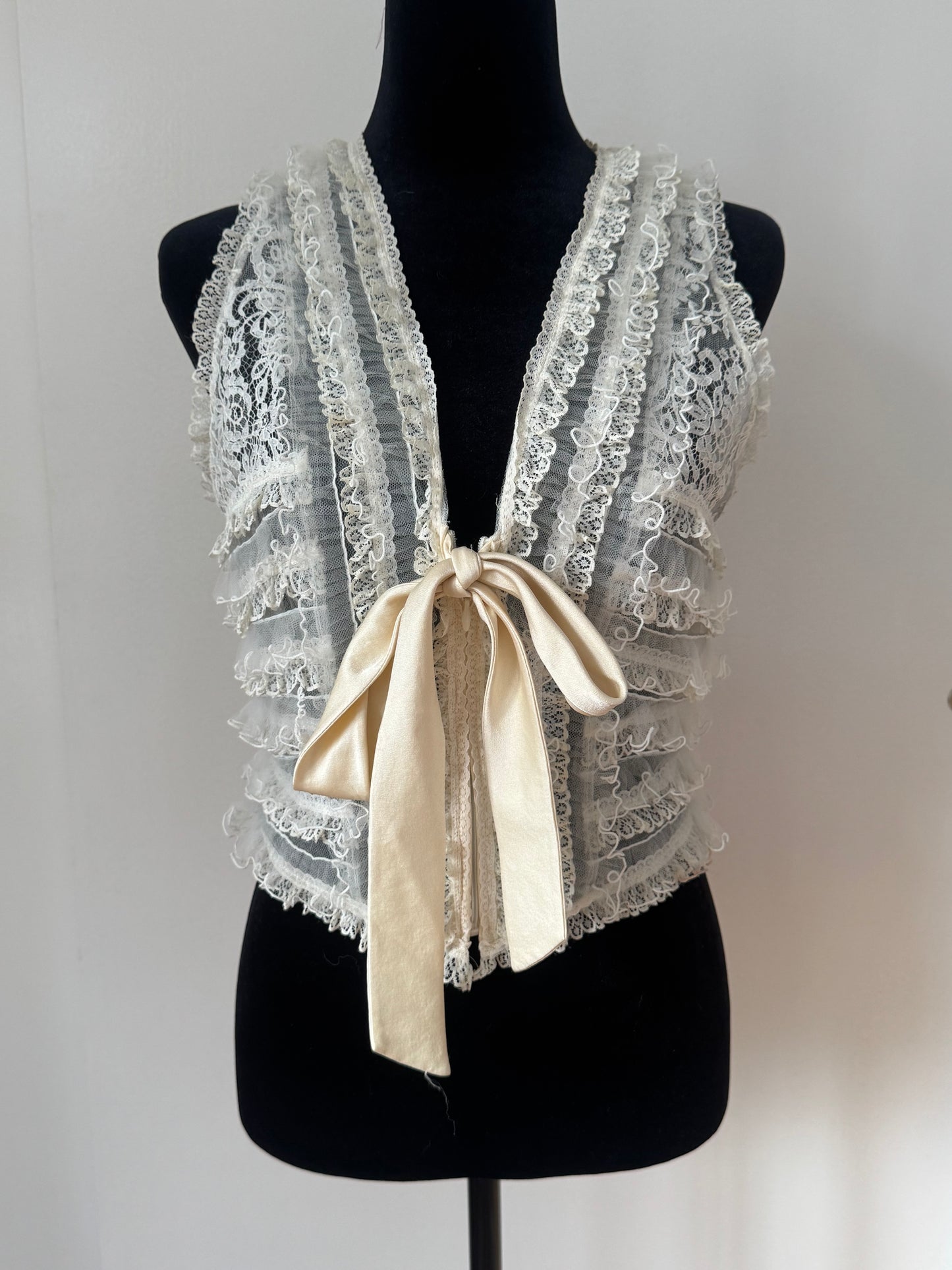 (rare) Valentino F/W 2005 runway lace top