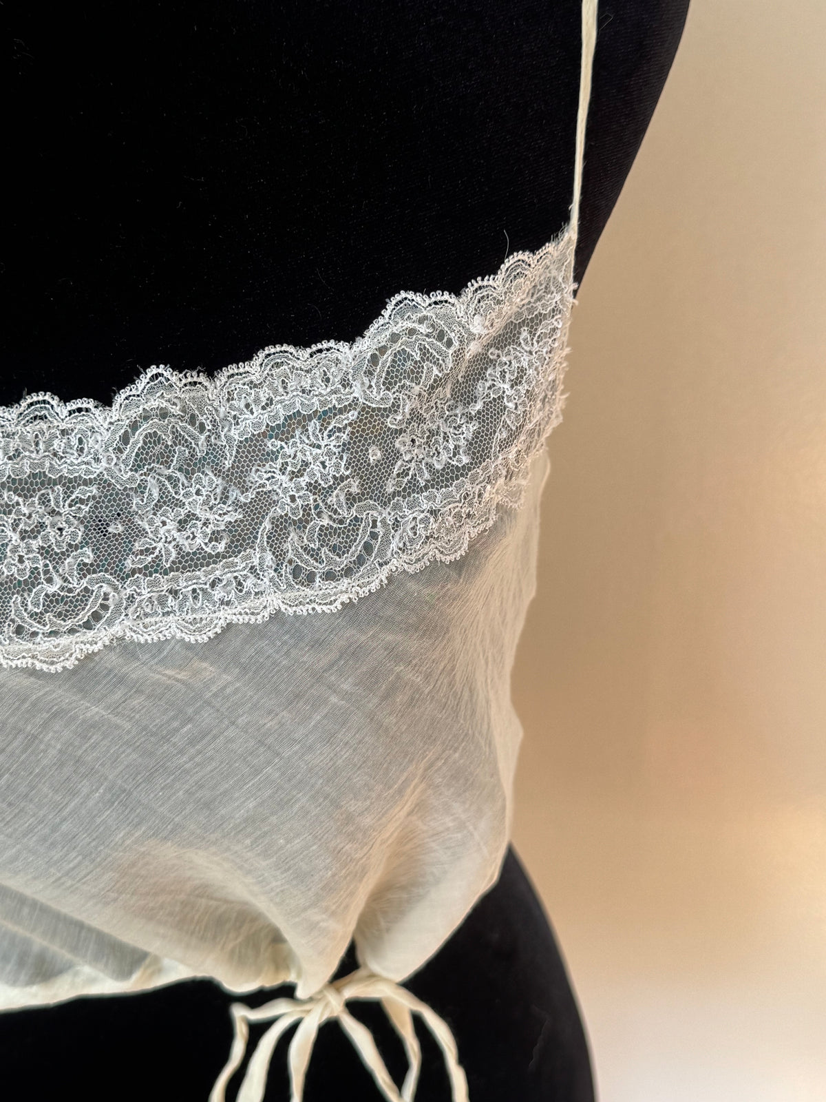 (rare) (documented) Chloe by Stella McCartney S/S 2001 runway lace crop top