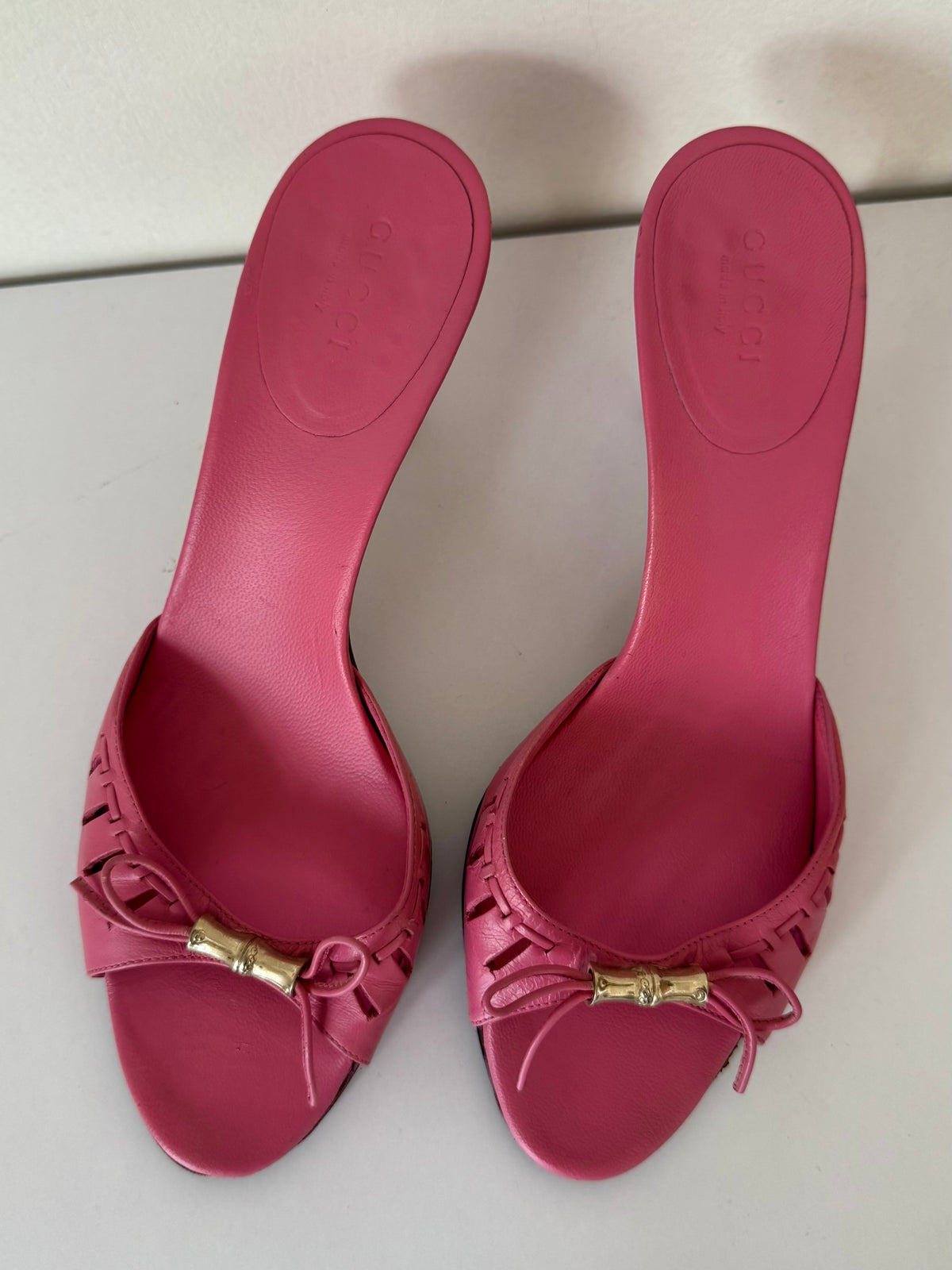 (RESERVED) (rare) Gucci vintage 2000's by Tom Ford pink bamboo heels