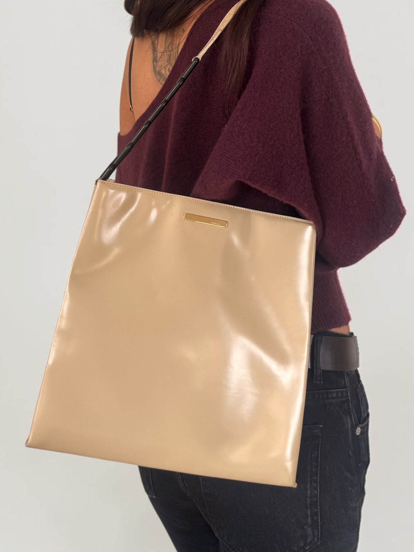 vintage gucci by tom ford beige patent leather shoulder bag