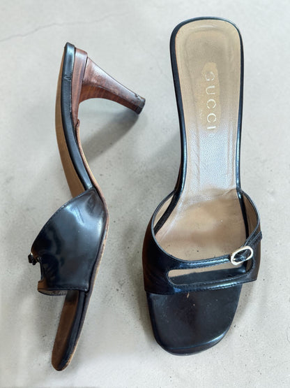vintage gucci by tom ford black buckle kitten heels