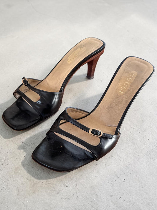 vintage gucci by tom ford black buckle kitten heels